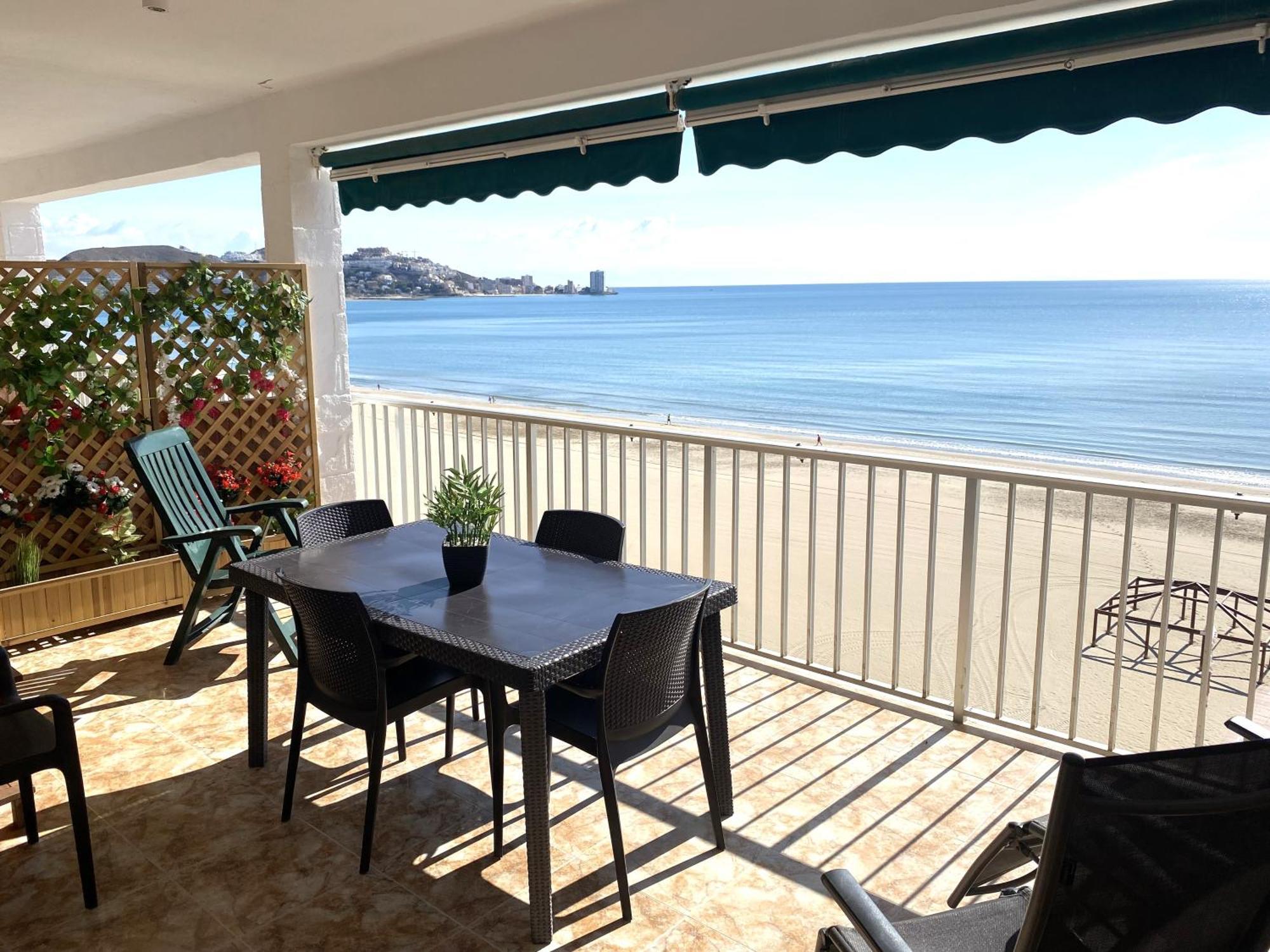 Beachfront And Renovated Apartment Cullera Εξωτερικό φωτογραφία